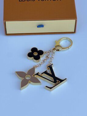 LOUIS VUITTON Pink Black Enamel Gold Fleur De Monogram Keyring Bag Charm